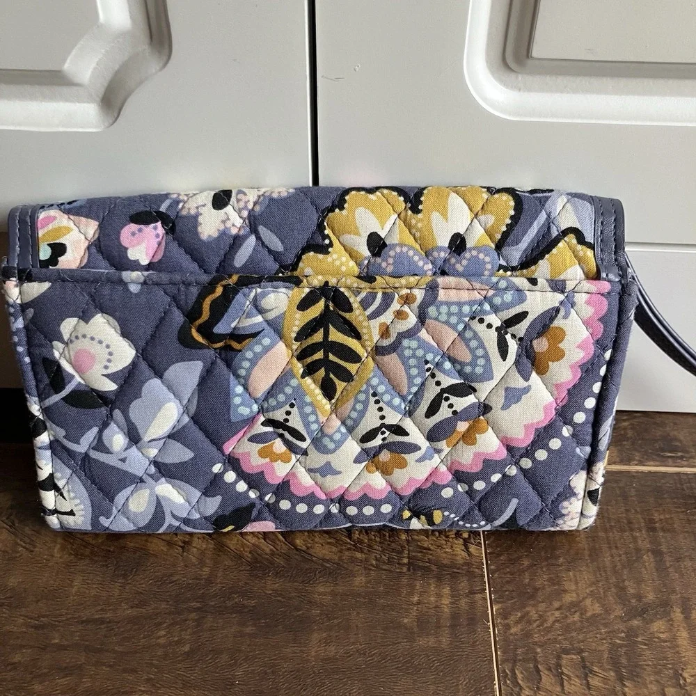 Vera Bradley RFID All in One Wristlet Wallet Quilted Floral Blue Purple